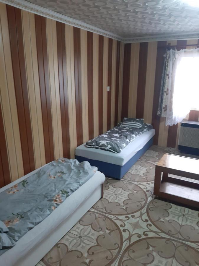 Viktoria Vendeghaz Apartment มิชโคลซ์ ภายนอก รูปภาพ