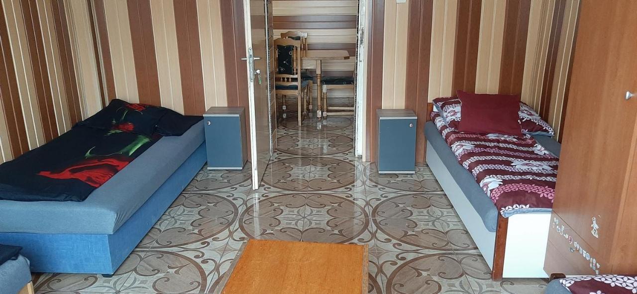 Viktoria Vendeghaz Apartment มิชโคลซ์ ภายนอก รูปภาพ
